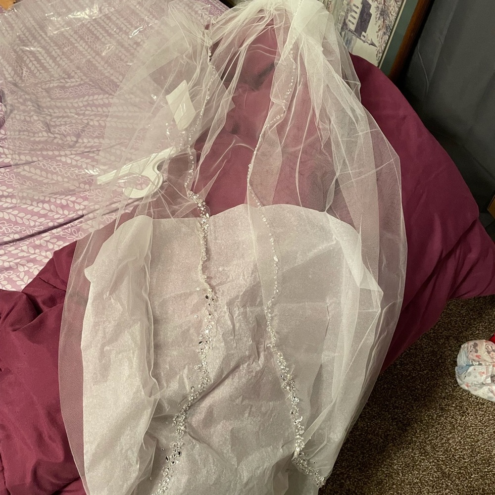 *NEW* Finger Length Wedding Veil